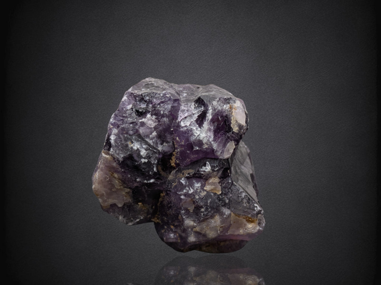 AMETHYST "Dino Tooth"- Thunder Bay District, Ontario, Canada