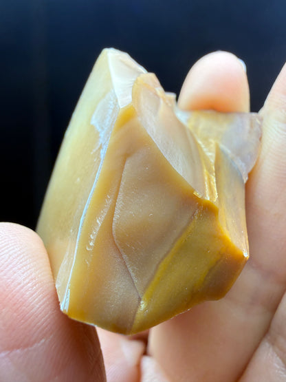 Opal- Virgin Valley, Humboldt County, Nevada, USA