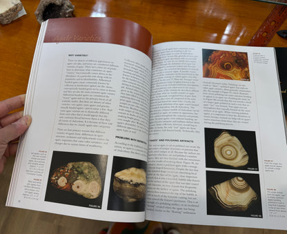 Agates of Lake Superior by Dan R. Lynch & Bob Lynch