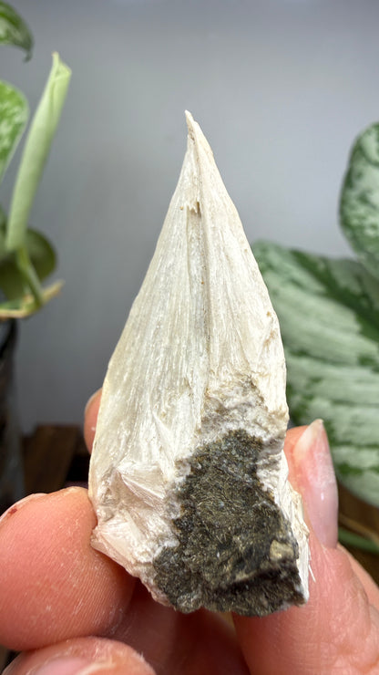 Pectolite- Paterson, Passaic County, New Jersey, USA