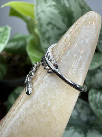 Leaf Wrap Adjustable Ring – 316L Stainless Steel