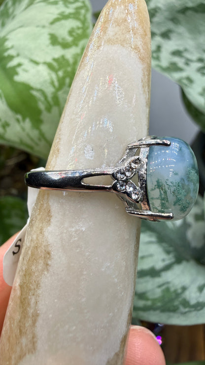 Natural Moss Agate Cabochon Ring Size 8 in 316L Stainless Steel- 10x12mm Oval Gemstone