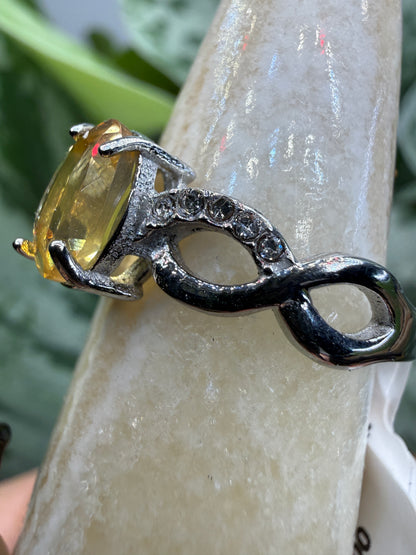 Faceted Citrine Ring Size 7 in 316L Stainless Steel- 6x8mm Oval Gemstone