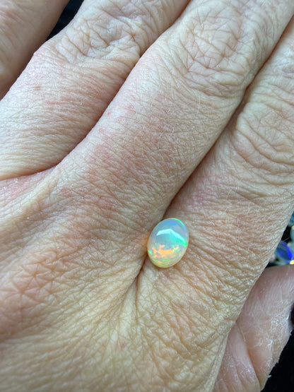 Natural Welo Opal Cabochon 8x6x4mm, 1ct- Full Spectrum Broadflash Crystal Opal