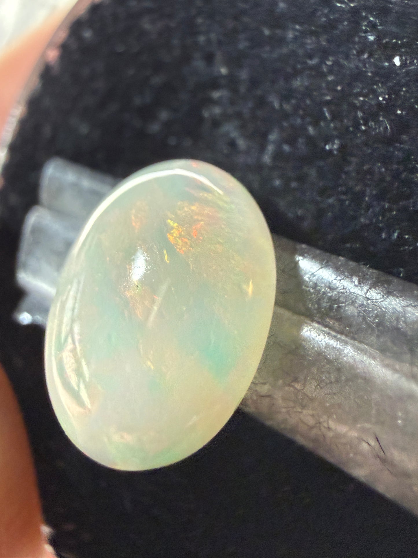 Natural Welo Opal Cabochon 11x9x4mm, 1.85ct- Broadflash/floral, rolling directional
