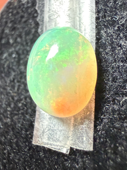 Natural Welo Opal Cabochon 10x8x5mm, 1.8ct- Sheet flash, minor rolling broadflash