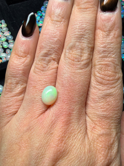 Natural Welo Opal Cabochon 10x8x5mm, 1.8ct- Sheet flash, minor rolling broadflash