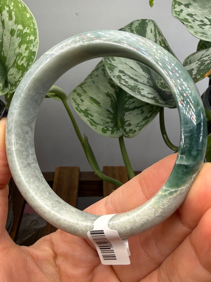 Burmese Jade Bangle – 14mm Wide – 63mm Diameter (Medium Plus)