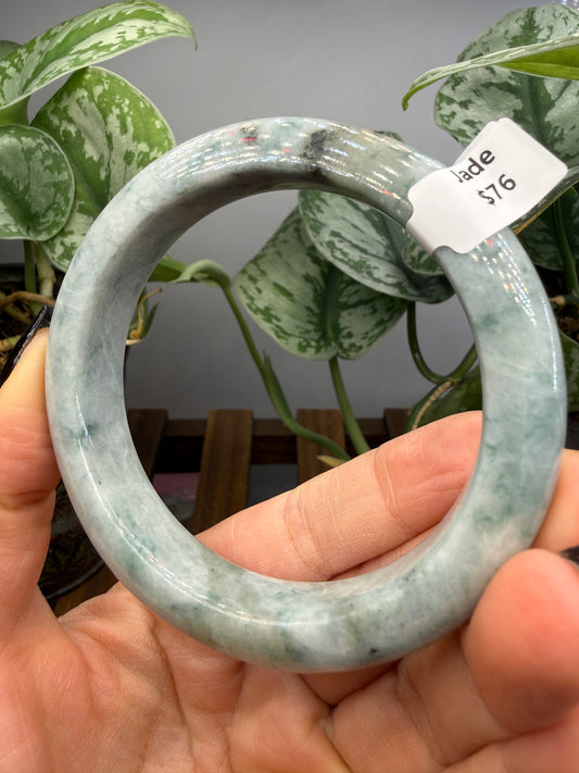 Burmese Jade Bangle – 14mm Wide – 61mm Diameter (Medium)