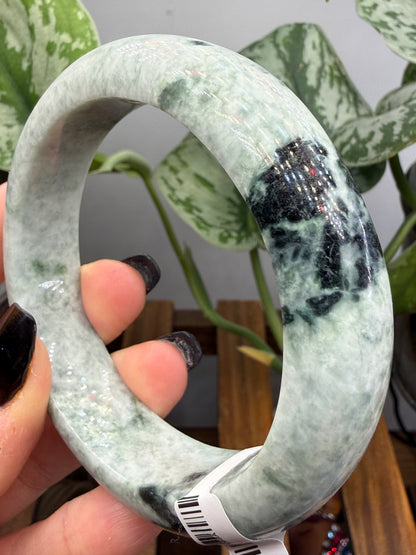 Burmese Jade Bangle – 14mm Wide – 63mm Diameter (Medium Plus)