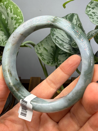 Burmese Jade Bangle – 14mm Wide – 61mm Diameter (Medium)