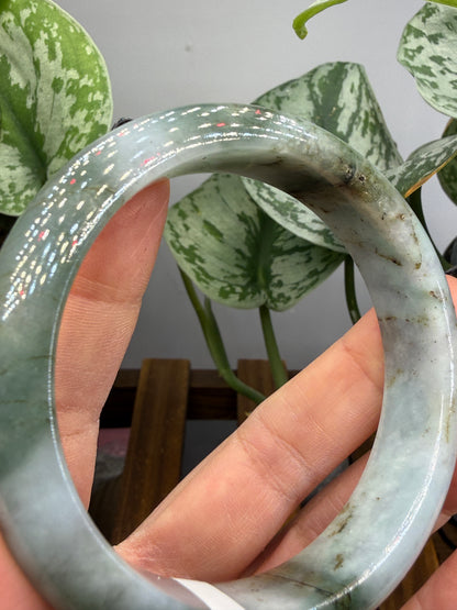 Burmese Jade Bangle – 14mm Wide – 61mm Diameter (Medium)