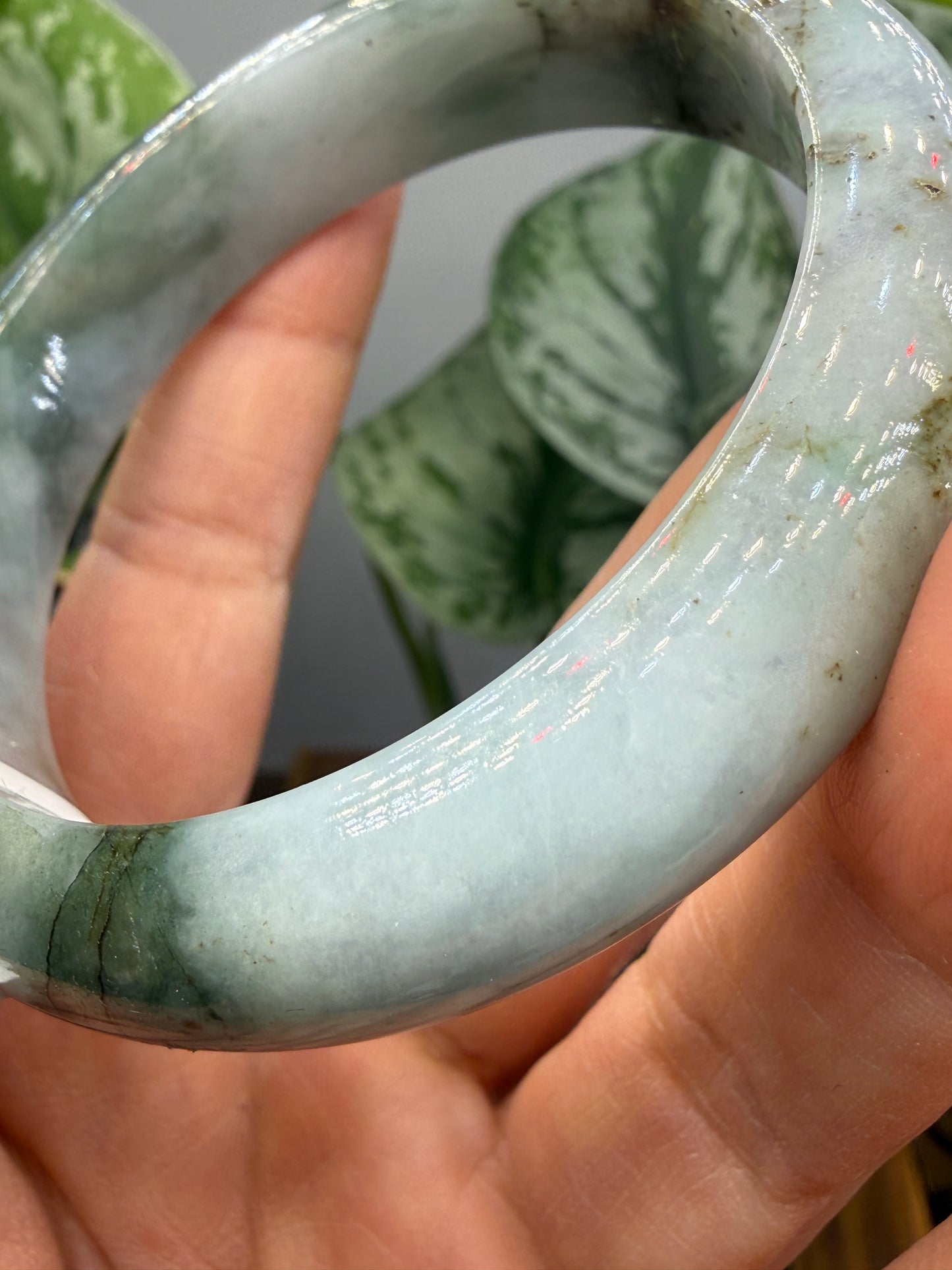 Burmese Jade Bangle – 14mm Wide – 61mm Diameter (Medium)