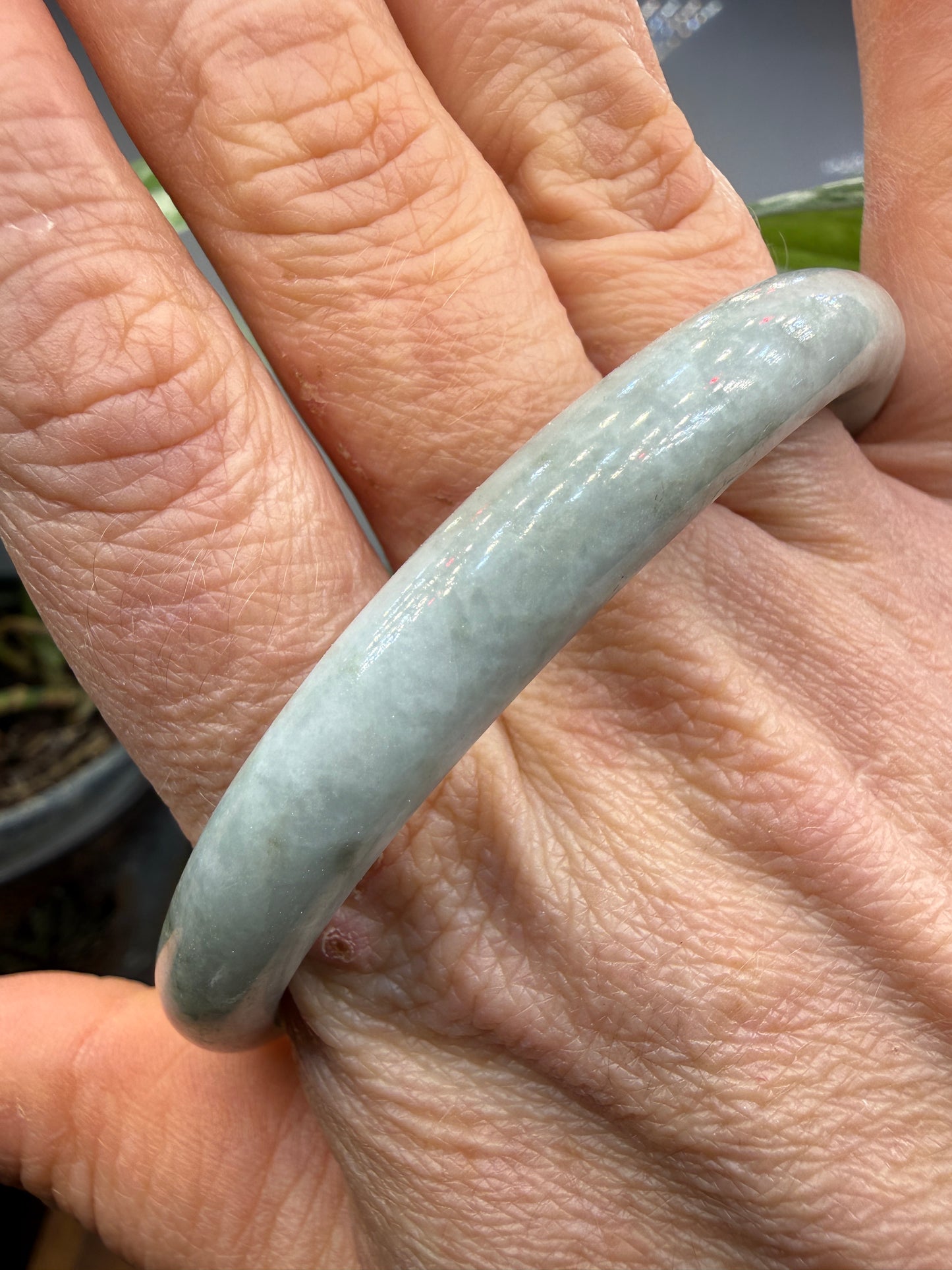 Burmese Jade Bangle – 8mm Wide – 62mm Diameter (Medium/Medium Plus)