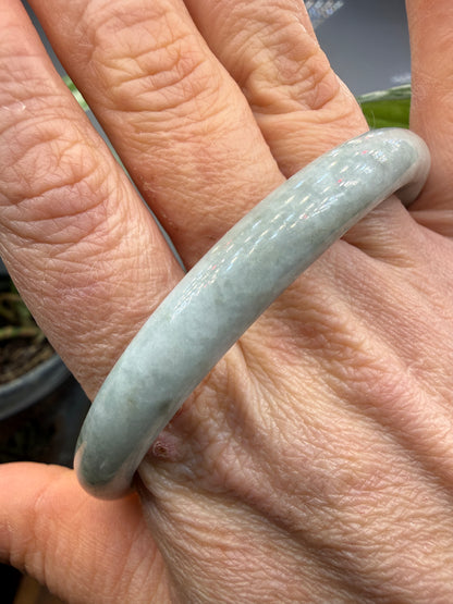 Burmese Jade Bangle – 8mm Wide – 62mm Diameter (Medium/Medium Plus)