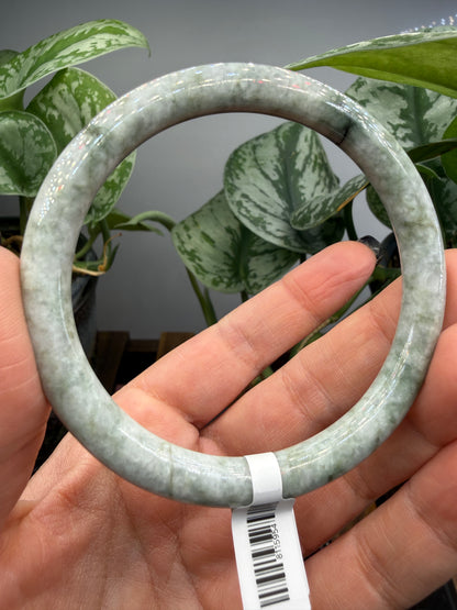 Burmese Jade Bangle – 8mm Wide – 62mm Diameter (Medium/Medium Plus)