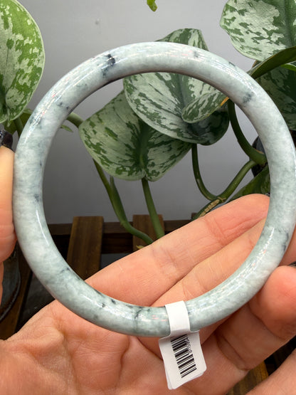 Burmese Jade Bangle – 8mm Wide – 63mm Diameter (Medium Plus)