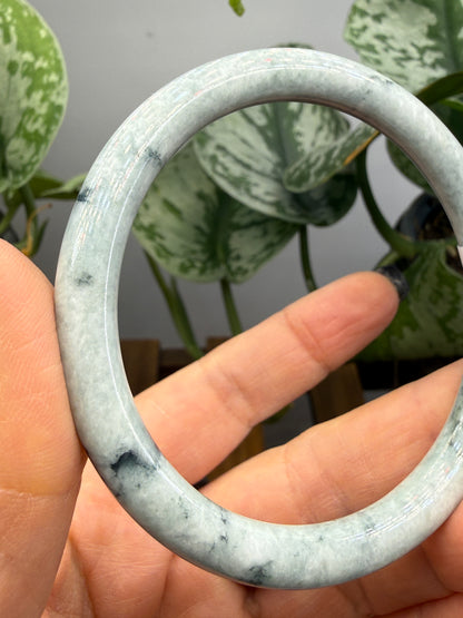 Burmese Jade Bangle – 8mm Wide – 63mm Diameter (Medium Plus)