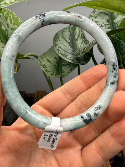 Burmese Jade Bangle – 8mm Wide – 62mm Diameter (Medium/Medium Plus)