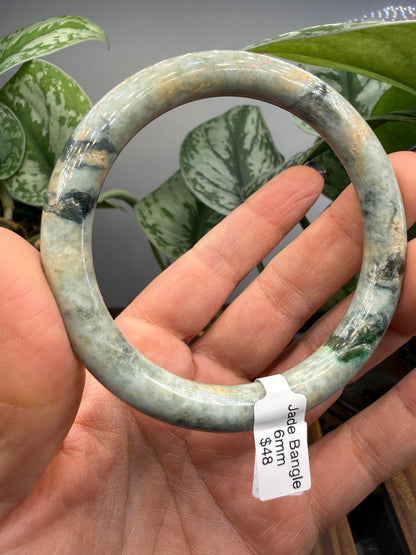 Burmese Jade Bangle – 8mm Wide – 60mm Diameter (Medium)