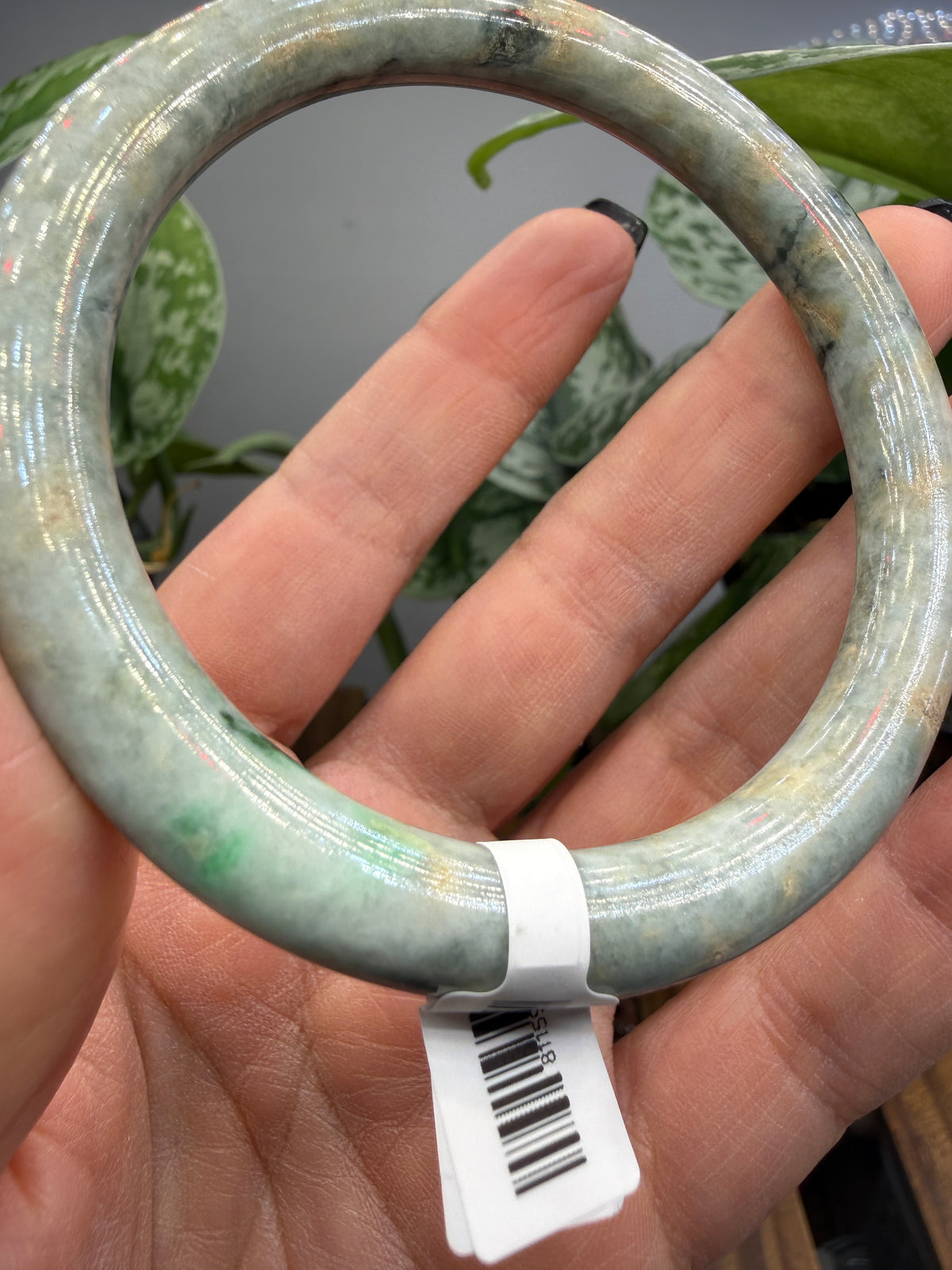 Burmese Jade Bangle – 8mm Wide – 60mm Diameter (Medium)