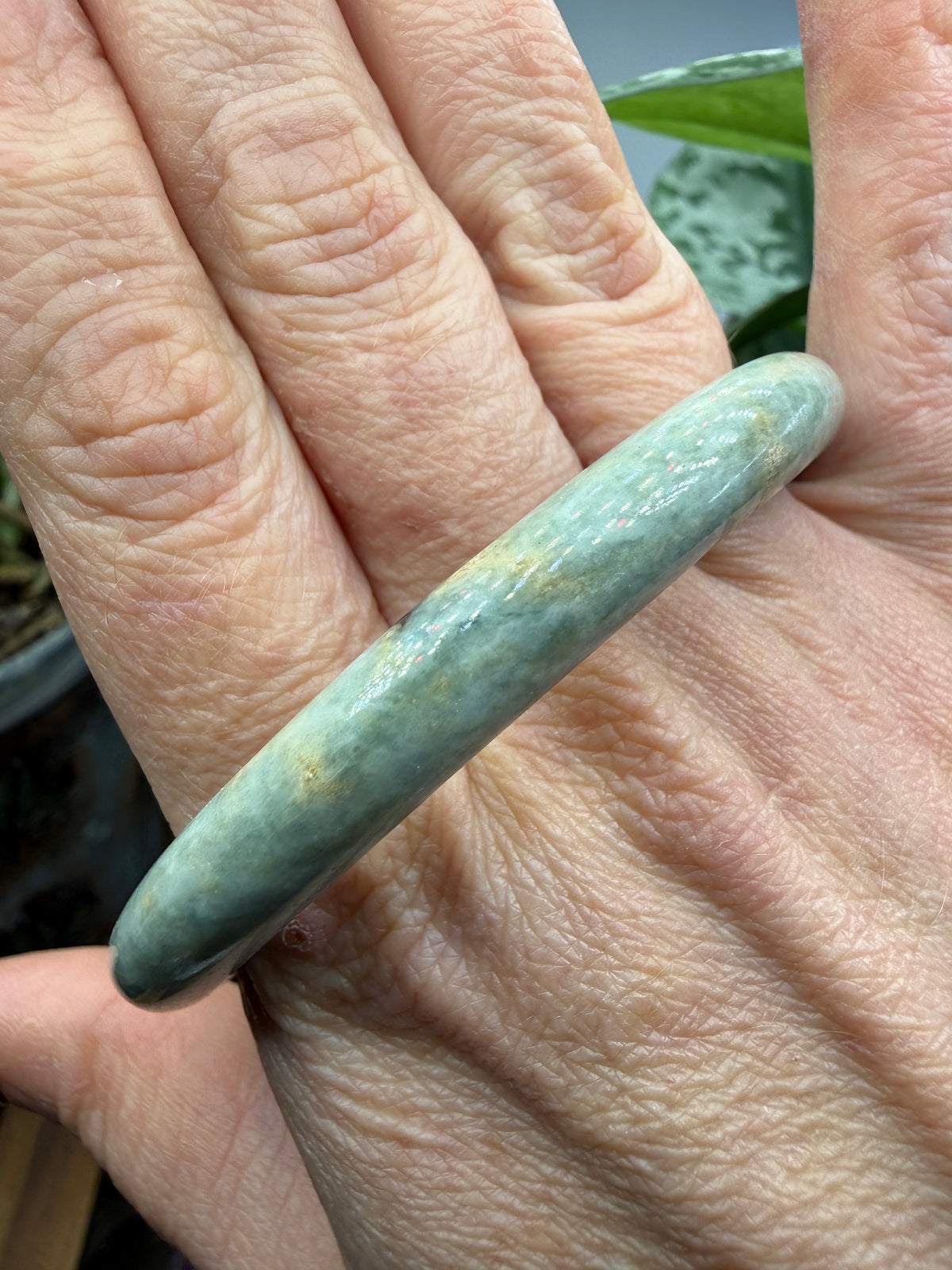 Burmese Jade Bangle – 8mm Wide – 60mm Diameter (Medium)