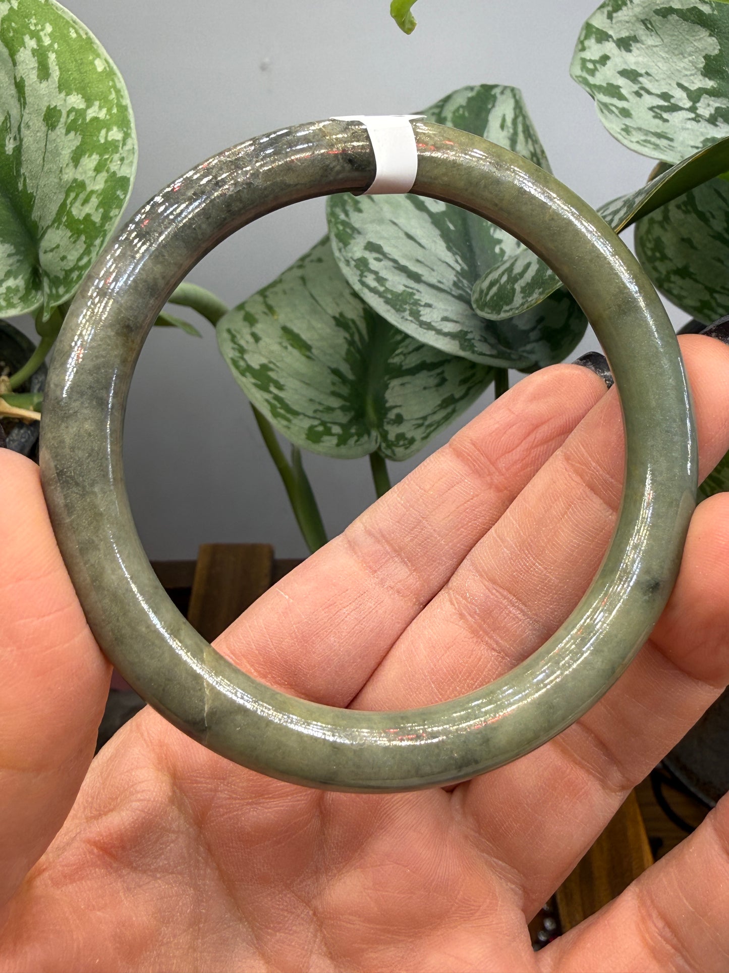 Burmese Jade Bangle – 8mm Wide – 60mm Diameter (Medium)