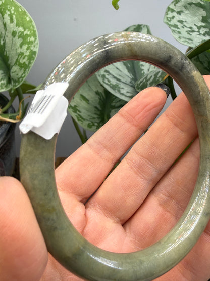 Burmese Jade Bangle – 8mm Wide – 60mm Diameter (Medium)