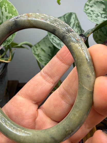 Burmese Jade Bangle – 8mm Wide – 60mm Diameter (Medium)