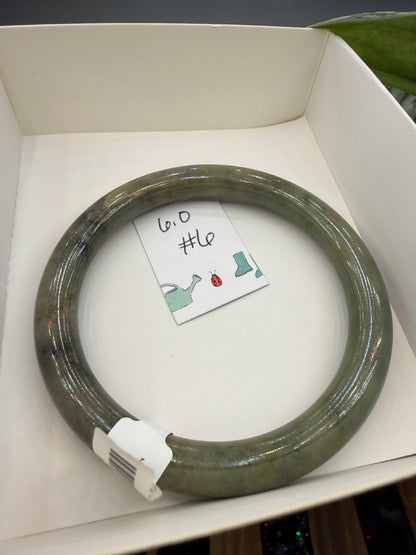 Burmese Jade Bangle – 8mm Wide – 60mm Diameter (Medium)