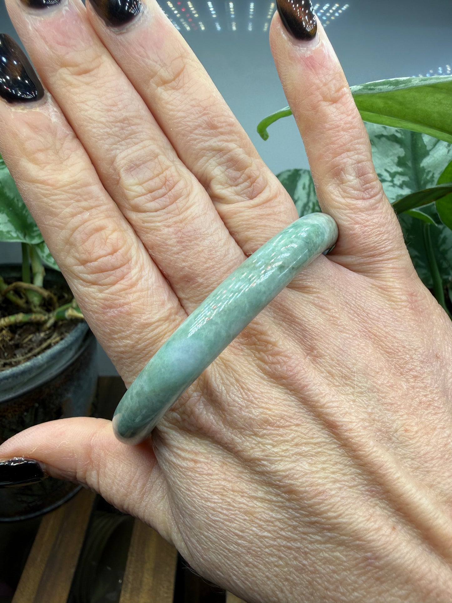 Burmese Jade Bangle – 8mm Wide – 60mm Diameter (Medium)