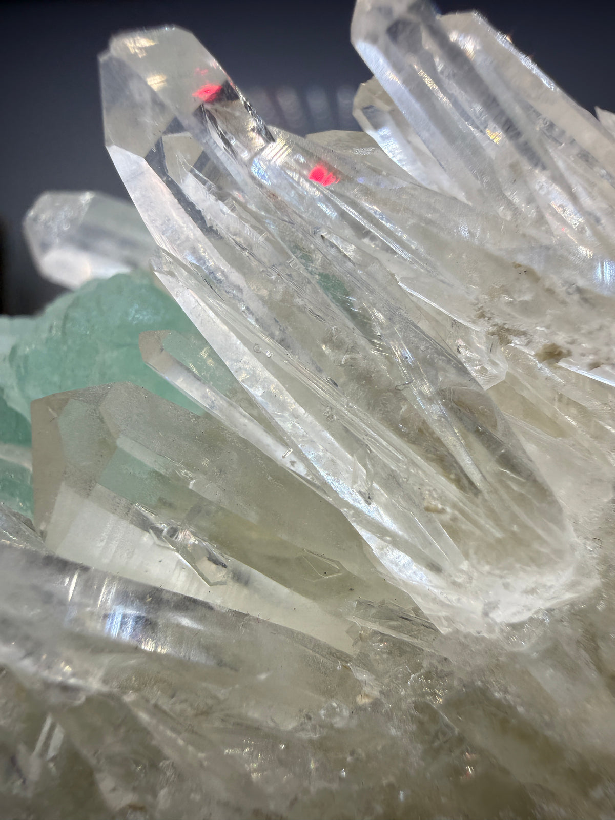 Fluorite on Quartz- Pasto Bueno Mining District, Pampas District, Pallasca Province, Áncash, Peru