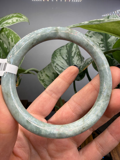Burmese Jade Bangle – 8mm Wide – 61mm Diameter (Medium)