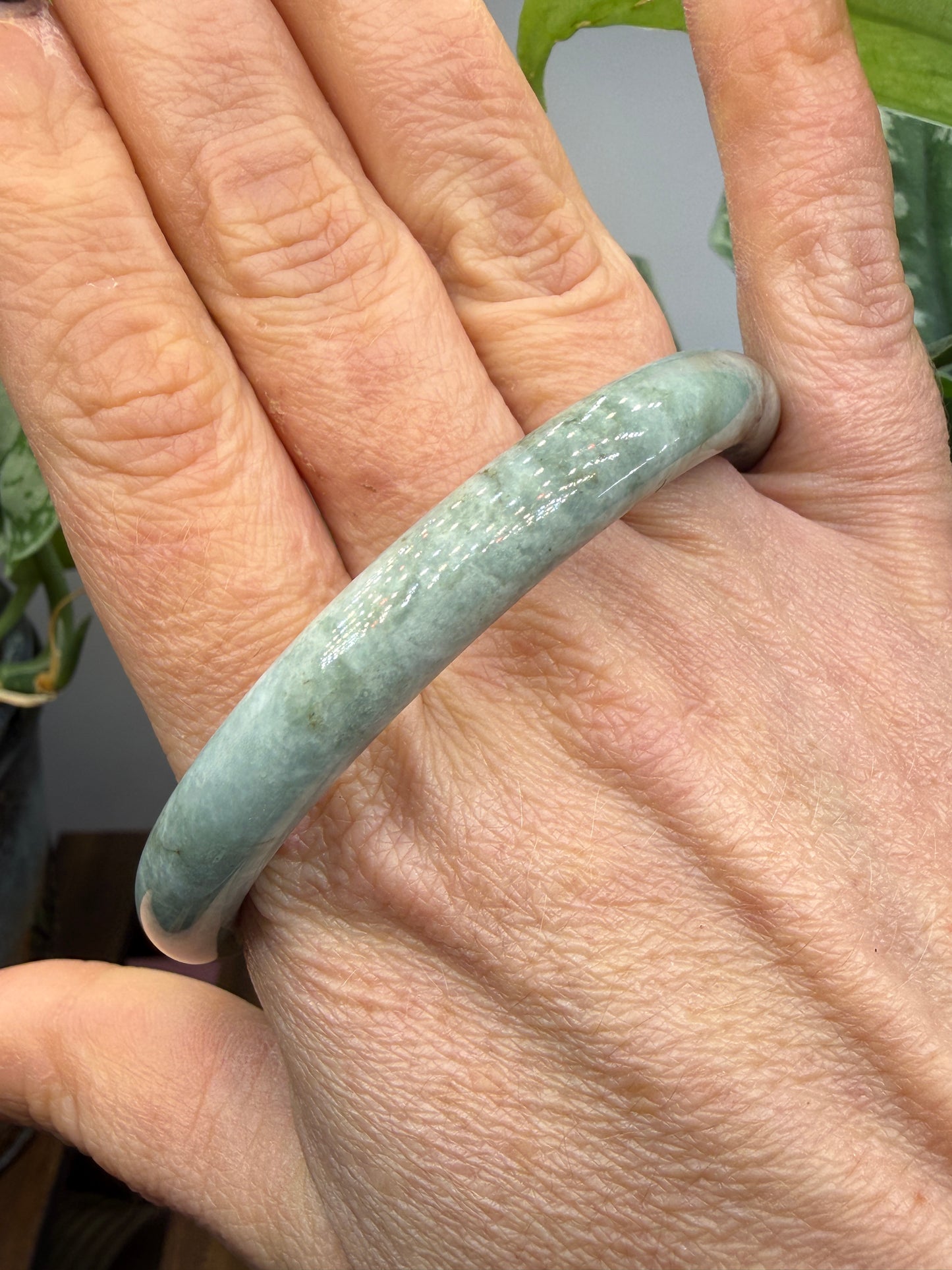Burmese Jade Bangle – 8mm Wide – 61mm Diameter (Medium)