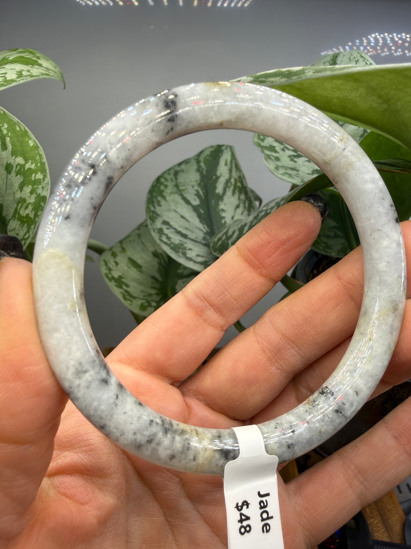 Burmese Jade Bangle – 8mm Wide – 61mm Diameter (Medium)