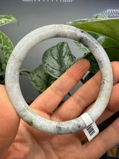 Burmese Jade Bangle – 8mm Wide – 61mm Diameter (Medium)