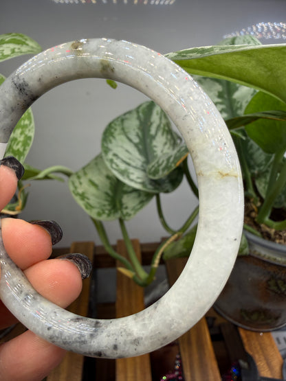 Burmese Jade Bangle – 8mm Wide – 61mm Diameter (Medium)