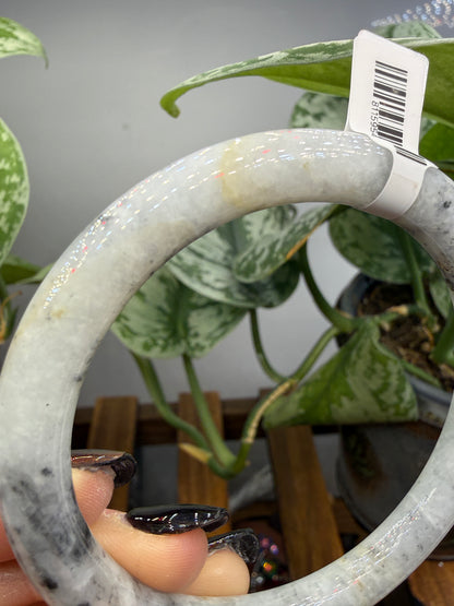 Burmese Jade Bangle – 8mm Wide – 61mm Diameter (Medium)