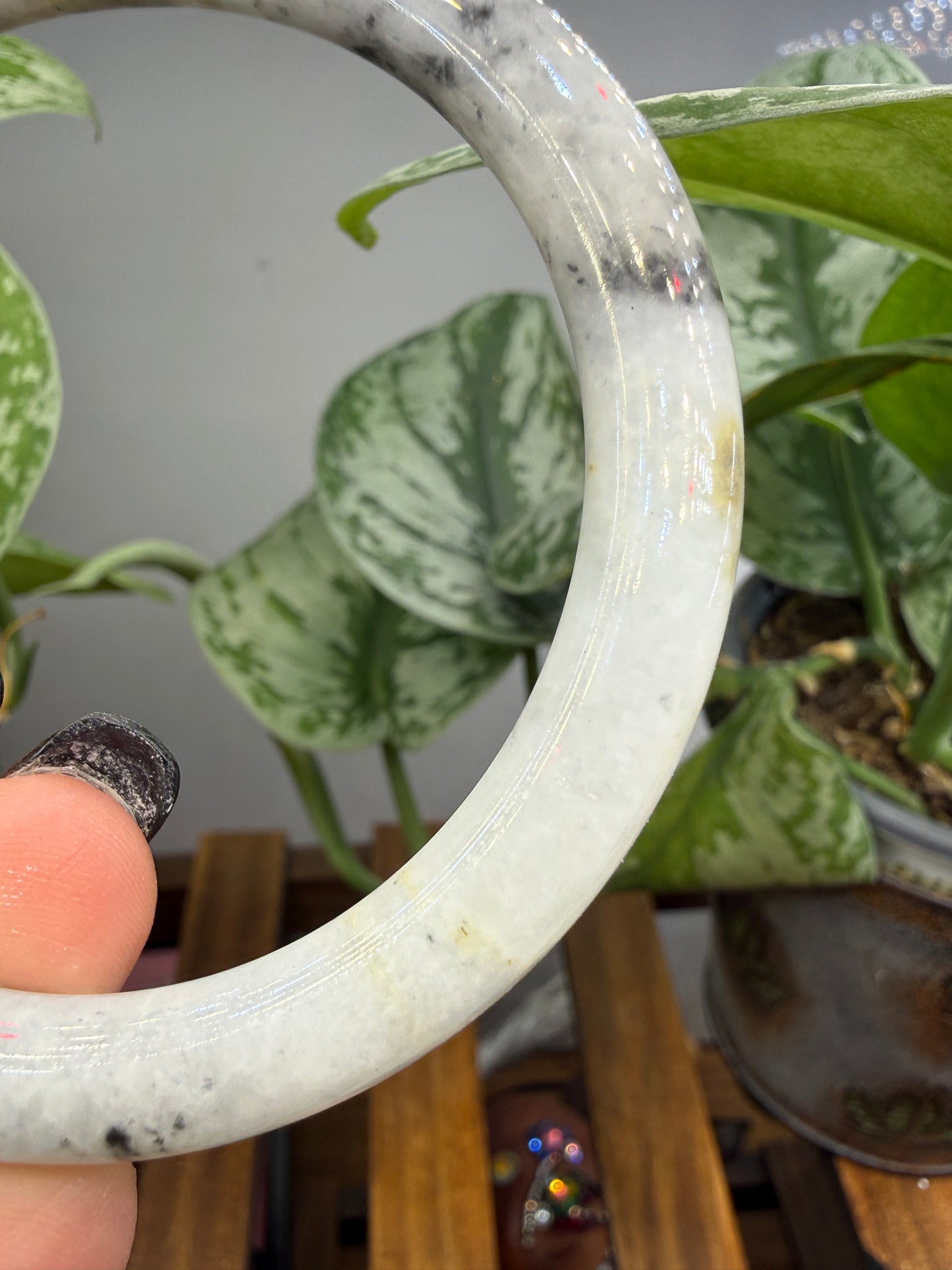 Burmese Jade Bangle – 8mm Wide – 61mm Diameter (Medium)