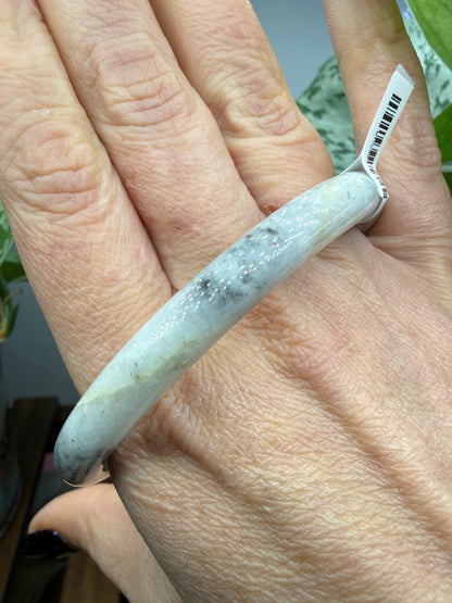 Burmese Jade Bangle – 8mm Wide – 61mm Diameter (Medium)