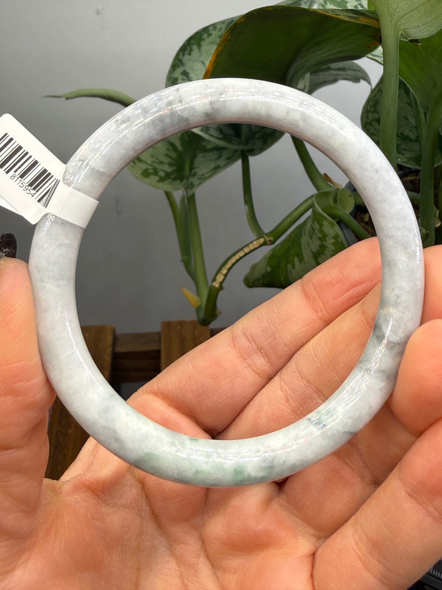 Burmese Jade Bangle – 8mm Wide – 59mm Diameter (Small/Medium)