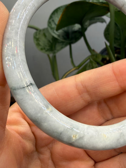 Burmese Jade Bangle – 8mm Wide – 59mm Diameter (Small/Medium)