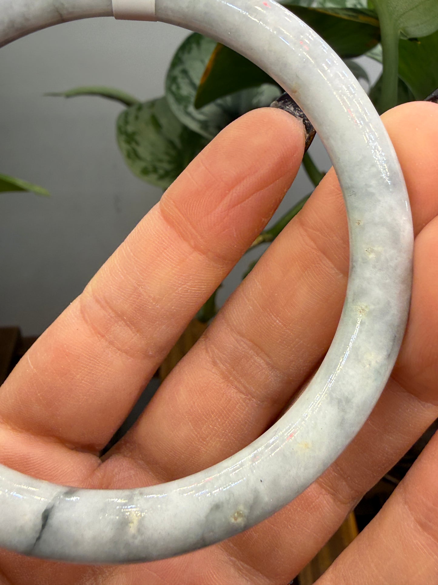 Burmese Jade Bangle – 8mm Wide – 59mm Diameter (Small/Medium)