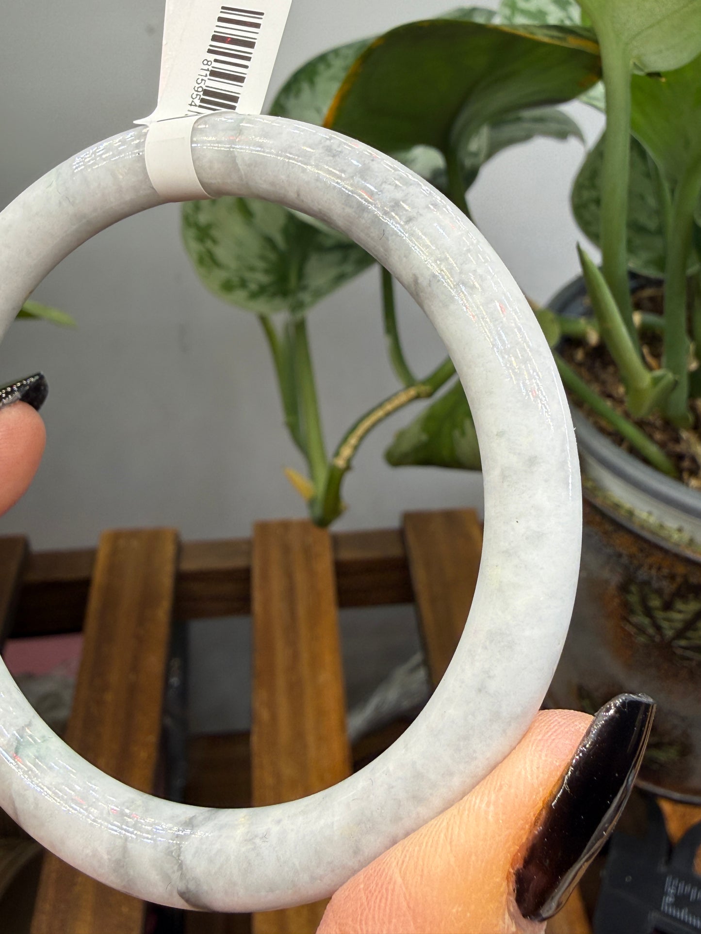 Burmese Jade Bangle – 8mm Wide – 59mm Diameter (Small/Medium)