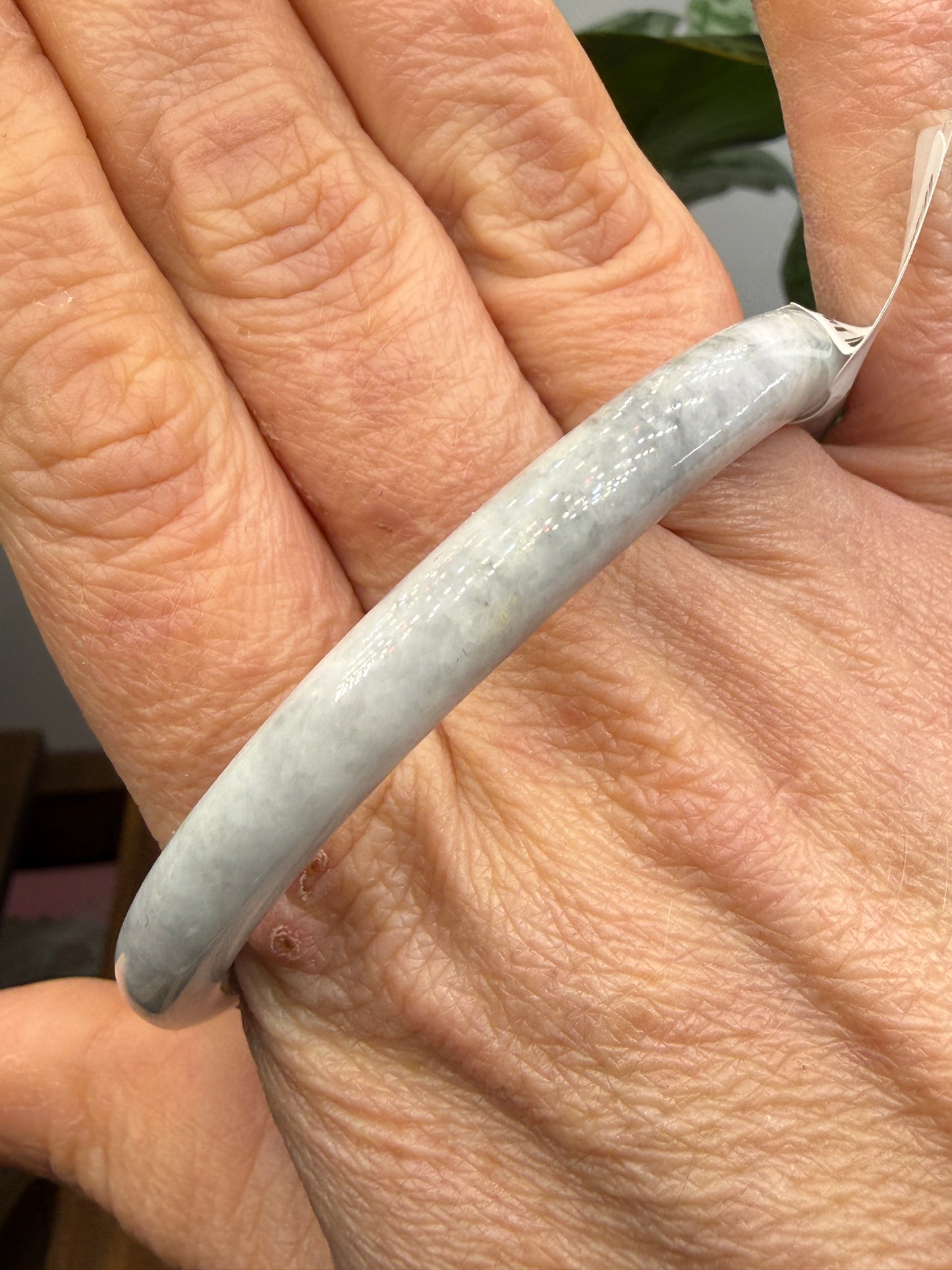 Burmese Jade Bangle – 8mm Wide – 59mm Diameter (Small/Medium)