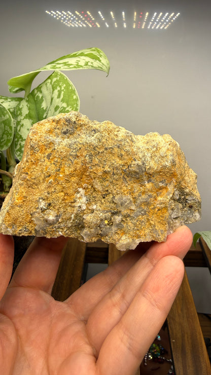 Aquamarine, Muscovite- Pingwu Beryl Mine, Mt Xuebaoding, Mianyang, Sichuan, China