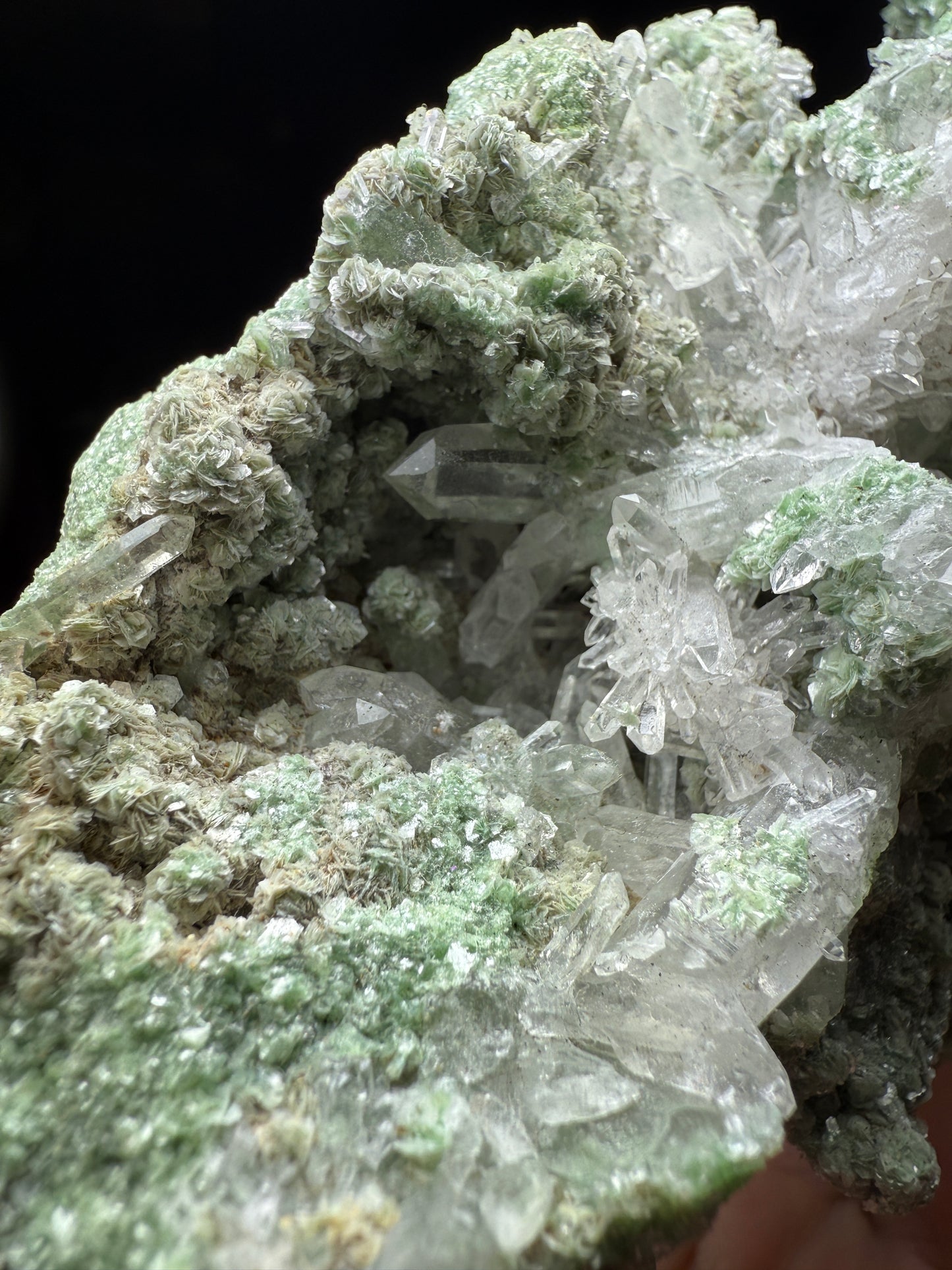 Quartz, Fuchsite- Mundo Nuevo Mine, Huamachuco, La Libertad, Peru