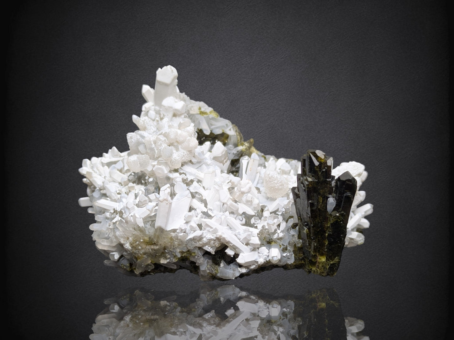 EPIDOTE- La Verde Mine, Gran Chimu Province, Peru