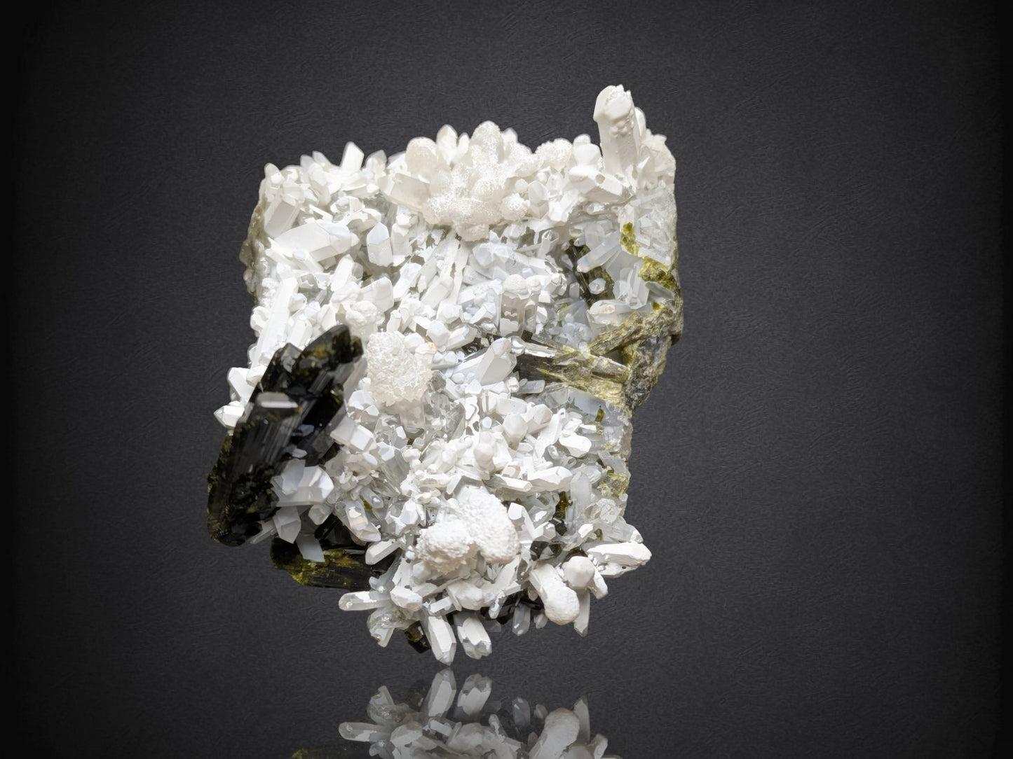 EPIDOTE- La Verde Mine, Gran Chimu Province, Peru