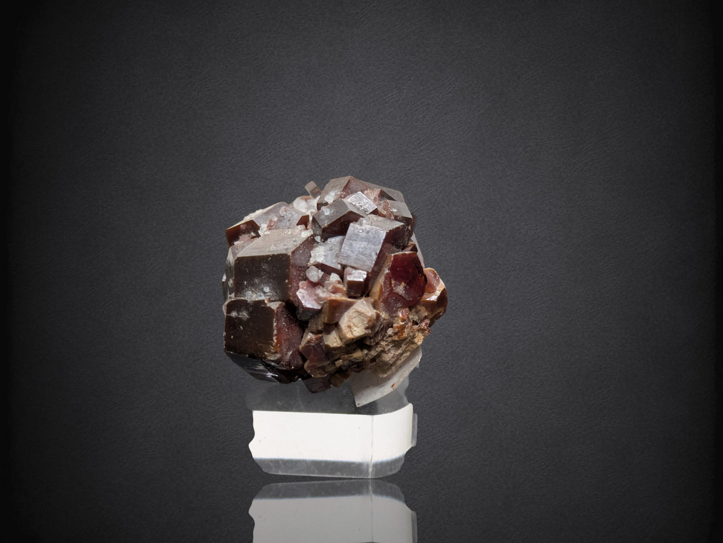 Vanadinite- Mibladen mining district, Midelt Province, Drâa-Tafilalet Region, Morocco